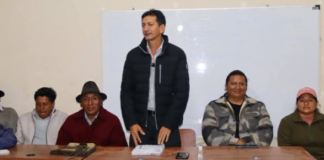 El prefecto de Bolívar, Aníbal Coronel Monar, realizó un recorrido por la comunidad de Culebrillas con el propósito de mantener un diálogo directo con los moradores y conocer de primera mano sus principales necesidades.