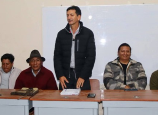 El prefecto de Bolívar, Aníbal Coronel Monar, realizó un recorrido por la comunidad de Culebrillas con el propósito de mantener un diálogo directo con los moradores y conocer de primera mano sus principales necesidades.