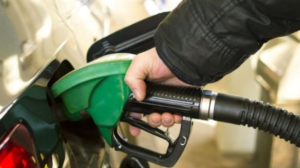 Este 12 de septiembre se actualizaron los precios de las gasolinas de bajo octanaje, Extra y Ecopaís, en Ecuador. De acuerdo con la Cámara Nacional de Distribuidores de Derivados del Petróleo de Ecuador (Camddepe) este incremento estará vigente por un mes.