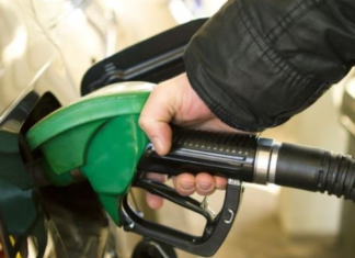 Este 12 de septiembre se actualizaron los precios de las gasolinas de bajo octanaje, Extra y Ecopaís, en Ecuador. De acuerdo con la Cámara Nacional de Distribuidores de Derivados del Petróleo de Ecuador (Camddepe) este incremento estará vigente por un mes.