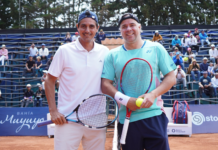La capital chimboracense recibió este sábado 27 de septiembre, el enfrentamiento de exhibición entre dos leyendas del tenis sudamericano, Fernando González y Nicolás Lapentti, en las canchas del Complejo Deportivo Sabún.