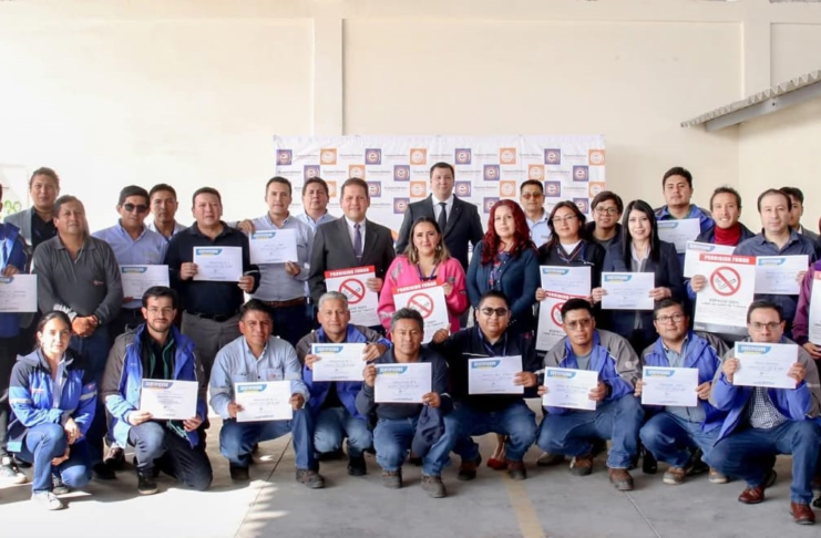 La Empresa Eléctrica Riobamba S.A. (EERSA) recibió un reconocimiento oficial del Ministerio de Salud Pública (MSP) por su compromiso en la implementación de medidas que garantizan espacios laborales completamente libres de humo de tabaco.