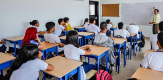 En medio de una crisis económica que golpea a Ecuador, uno de los sectores más afectados ha sido el sistema educativo. La reciente migración de estudiantes de las escuelas y colegios privados a los planteles públicos es un reflejo claro de las dificultades económicas que atraviesan las familias ecuatorianas.