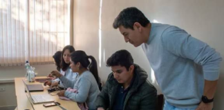 La Escuela Superior Politécnica de Chimborazo (ESPOCH) informó este viernes que sus clases virtuales concluyeron el 26 de septiembre y que, desde el lunes 29 del mismo mes, retomará las actividades académicas en modalidad presencial en su matriz y sedes.