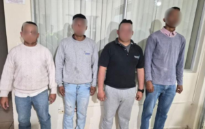 La noche del 29 de septiembre se convirtió en un hecho de repercusión nacional: cuatro de los 17 militares retenidos en Cotacachi fueron liberados tras permanecer bajo custodia de comuneros durante casi un día.