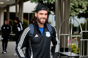 El Bombillo confirmó que Facundo Castelli, artillero del equipo en la LigaPro, fue operado de la rodilla derecha y no estará disponible para el duelo ante Barcelona, este domingo 14 de septiembre en el estadio George Capwell.