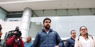 El excandidato a la Presidencia de Ecuador en 2023, Jan Topic, denunció el viernes, 12 de septiembre de 2025, mediante un video en sus redes sociales, una serie de intentos de secuestro dirigidos contra sus colaboradores, colegas y familiares.