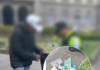 Un operativo realizado en las calles céntricas de Riobamba terminó con la aprehensión de un hombre que presuntamente cargaba varias fundas de marihuana. La escena ocurrió a pocos metros del parque Sucre, uno de los espacios más concurridos por estudiantes, familias y turistas.