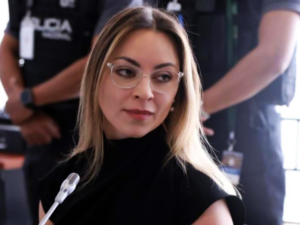 La Comisión de Ética recibió este 18 de septiembre las pruebas de cargo y descargo dentro de la investigación contra la legisladora correísta Nuria Butiñá, denunciada por presuntas exigencias económicas, laborales y personales a su equipo de trabajo.