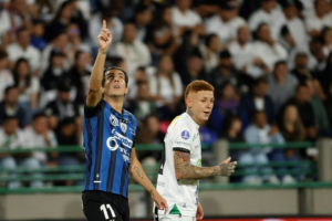 En una serie que parecía resuelta para Once Caldas con el 2-0 en la ida, Independiente de Valle no dio su brazo a torcer y empató la serie 2-2 en Colombia, obligando a definirlo desde la tanda de penales, donde fue más preciso y selló su pase a las semifinales.