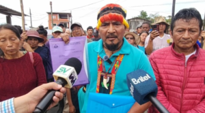 El gobernador de la ciudad intercultural de las nacionalidades indígenas se pronunció públicamente sobre la suspensión del servicio eléctrico en la ex hacienda de Té Zulay, en la provincia de Pastaza. La medida, ejecutada por la Empresa Eléctrica Ambato con apoyo de la fuerza pública, dejó sin fluido a decenas de familias de la zona.
