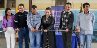 Con una inversión cercana a los 170.000 dólares, el Gobierno del Nuevo Ecuador, en coordinación con el Ministerio de Ambiente y Energía y la Empresa Eléctrica Riobamba S.A. (EERSA), inauguró cinco proyectos eléctricos en los sectores de El Manzano, Puela y Bilbao, en el cantón Penipe, con el objetivo de mejorar el servicio, garantizar seguridad y dinamizar el progreso económico de las comunidades.
