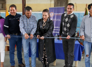 Con una inversión cercana a los 170.000 dólares, el Gobierno del Nuevo Ecuador, en coordinación con el Ministerio de Ambiente y Energía y la Empresa Eléctrica Riobamba S.A. (EERSA), inauguró cinco proyectos eléctricos en los sectores de El Manzano, Puela y Bilbao, en el cantón Penipe, con el objetivo de mejorar el servicio, garantizar seguridad y dinamizar el progreso económico de las comunidades.