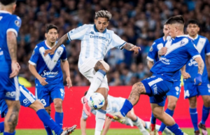 Racing Club de Argentina es el primer clasificado a las semifinales de la Copa Libertadores 2025. El equipo de Avellaneda volvió a derrotar 1-0 a Vélez Sarsfield (2-0 en el global).