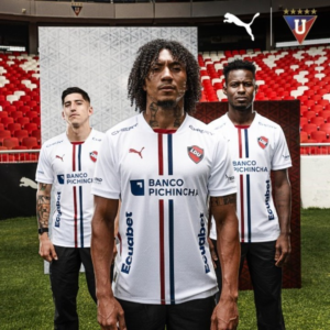 Liga Deportiva Universitaria no podía llegar en mejor momento a su aniversario 107. El club albo, atraviesa una de sus etapas más emotivas del año, instalado en las semifinales de la Copa Libertadores.