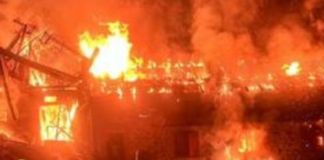La noche del domingo 31 de agosto, cerca de las 23h00, un incendio consumió por completo la vivienda de la familia Carrillo, en el barrio 5 de Junio, dejando a la comunidad en estado de consternación. Autoridades investigan posible acción intencional en el incendio.