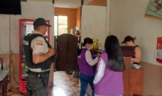 En cumplimiento de una orden de servicio, la Policía Nacional del Ecuador ejecutó un amplio operativo de control en el cantón San Miguel, provincia de Bolívar. La acción se desarrolló en coordinación con la Comisaría Nacional, las Tenencias Políticas y técnicos de la Agencia Nacional de Regulación, Control y Vigilancia Sanitaria (ARCSA), con el propósito de verificar el cumplimiento de las disposiciones legales y precautelar la salud de la ciudadanía.