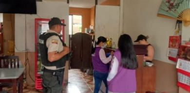 En cumplimiento de una orden de servicio, la Policía Nacional del Ecuador ejecutó un amplio operativo de control en el cantón San Miguel, provincia de Bolívar. La acción se desarrolló en coordinación con la Comisaría Nacional, las Tenencias Políticas y técnicos de la Agencia Nacional de Regulación, Control y Vigilancia Sanitaria (ARCSA), con el propósito de verificar el cumplimiento de las disposiciones legales y precautelar la salud de la ciudadanía.