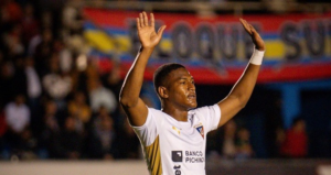 En el Estadio Reina del Cisne comenzó la fecha 28 de la LigaPro, Libertad planteó un bloque defensivo rígido y sin concesiones a Liga, pero apareció Carlos Gruezo, habitualmente el encargado de recuperar balones y dar equilibrio en la medular.
