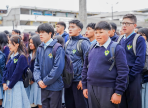 Este 1 de septiembre más de 340 mil estudiantes iniciaron el año lectivo 2025-2026, en la Zona 3 del régimen Sierra-Amazonía. El retorno se desarrolló en 1.334 instituciones educativas fiscales, fiscomisionales, particulares y municipales, bajo un ambiente seguro, inclusivo y ordenado.