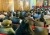 Este 18 de septiembre, en Riobamba se desarrolló un conversatorio con más de 200 personas en el auditorio del Municipio, donde autoridades provinciales y representantes de la Asociación Provincial de Taxistas abordaron temas vinculados a la movilidad y al fortalecimiento del sector.