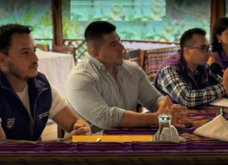 Los representantes de los gremios de transporte de Pastaza participaron en una reunión de trabajo con delegados del Ministerio de Infraestructura y Transporte y de la Agencia Nacional de Tránsito (ANT), en la que se socializó el proceso de registro y acceso a los incentivos productivos para el sector, como parte de las medidas adoptadas por el Gobierno tras la eliminación del subsidio al diésel.