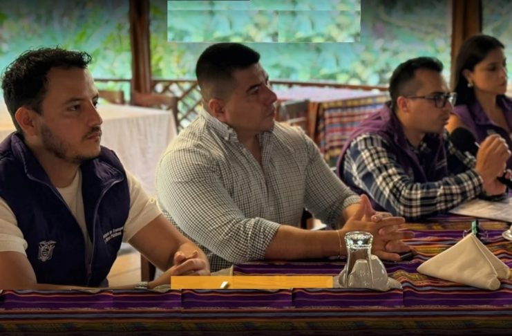 Los representantes de los gremios de transporte de Pastaza participaron en una reunión de trabajo con delegados del Ministerio de Infraestructura y Transporte y de la Agencia Nacional de Tránsito (ANT), en la que se socializó el proceso de registro y acceso a los incentivos productivos para el sector, como parte de las medidas adoptadas por el Gobierno tras la eliminación del subsidio al diésel.