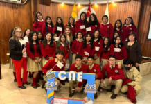 En el marco del Mes de la Democracia, la Delegación Provincial Electoral de Chimborazo desarrolló una serie de actividades académicas y culturales dirigidas a fortalecer la educación cívica y los valores democráticos en los jóvenes. Entre las iniciativas destacadas se incluyó la proyección de documentales relacionados con la democracia y la participación ciudadana.