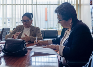 Con el objetivo de potenciar la cooperación académica y optimizar los recursos educativos, la Escuela Superior Politécnica de Chimborazo (ESPOCH) y la Universidad Técnica Estatal de Quevedo (UTEQ) firmaron una Carta de Intención que abre las puertas a una colaboración interinstitucional más sólida.