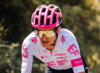 Después de más de tres meses lejos de la competencia, Richard Carapaz regresó al pelotón internacional, con el espíritu de guerrero intacto a pesar de un 2024 de dificultades médicas. La reaparición se dio en el Giro della Toscana, prueba exigente en la región italiana que le permitió medir su estado físico tras superar una infección gastrointestinal que lo marginó de las grandes vueltas del año.