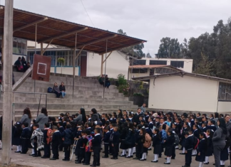 Este miércoles 3 de septiembre se dio inicio al año lectivo 2025-2026 en el cantón Chambo, en la escuela Mercedes Amelia Guerrero, donde aproximadamente 420 estudiantes regresaron a las aulas después de las vacaciones.