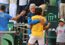 Andrés Andrade, actual número 338 del ranking mundial, derrotó por 1-6, 6-3 y 6-2 a Andrej Nedic, sellando el triunfo de Ecuador sobre Bosnia & Herzegovina en la Copa Davis.  La victoria permite al equipo tricolor avanzar a los Qualifiers de la Fase Final 2026, una instancia que ubica al país en la antesala de la élite del tenis mundial, lo ocurrido en el Club Rancho San Francisco tuvo un aire épico.