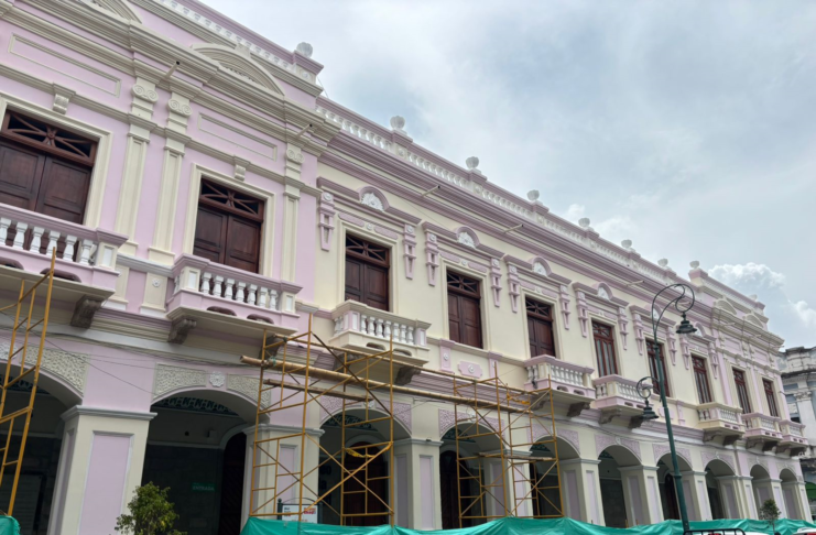 Después de más de dos décadas sin una restauración significativa, la Casa Museo de Riobamba atraviesa un proceso integral de rehabilitación. La obra se enmarca dentro del plan de revitalización del Centro Histórico impulsado por la actual administración municipal.