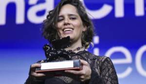La película 'Hiedra', de la cineasta ecuatoriana Ana Cristina Barragán, fue distinguida este sábado con el premio al Mejor Guion en la 82 edición del Festival de Venecia, según anunció el jurado de la sección Horizontes.