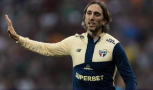 El entrenador argentino Luis Zubeldía, conocido por su paso por clubes ecuatorianos como Barcelona SC y Liga de Quito, cargó con dureza contra el dirigente de Independiente del Valle, Michel Deller, y retomó episodios polémicos vividos durante su etapa en el fútbol ecuatoriano en una entrevista concedida al medio Clank.