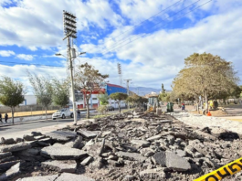 El pasado lunes 1 de septiembre, el Municipio de Riobamba puso en marcha labores de mantenimiento vial en la avenida Carlos Zambrano, a la altura del Parque Guayaquil Infantil. 