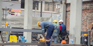 El proyecto de construcción de la nueva estación del Cuerpo de Bomberos de Santa Rosa avanza con un 29 % de ejecución, según reportes oficiales. La obra forma parte de un plan integral para fortalecer la infraestructura de emergencia en el cantón y se prevé que entre en funcionamiento en 2026.