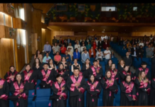 Este viernes 12 de septiembre, el auditorio de la Prefectura de Chimborazo se llenó de emoción y orgullo con la ceremonia de graduación de la décima promoción de bachilleres de la Unidad Educativa “Martiniano Guerrero Freire”, correspondiente a la temporalidad intensiva del ciclo 2 del período lectivo febrero-julio 2025.