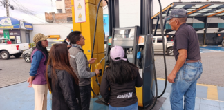 La Gobernación de Chimborazo, a través de la Jefatura Política de Riobamba, en coordinación con la Comisaría Nacional y la Agencia de Regulación y Control de Energía y Recursos Naturales No Renovables (ARCERNNR), realizó un operativo de control en varias estaciones de servicio de Riobamba, este 13 de septiembre.