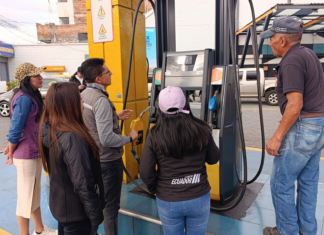 La Gobernación de Chimborazo, a través de la Jefatura Política de Riobamba, en coordinación con la Comisaría Nacional y la Agencia de Regulación y Control de Energía y Recursos Naturales No Renovables (ARCERNNR), realizó un operativo de control en varias estaciones de servicio de Riobamba, este 13 de septiembre.
