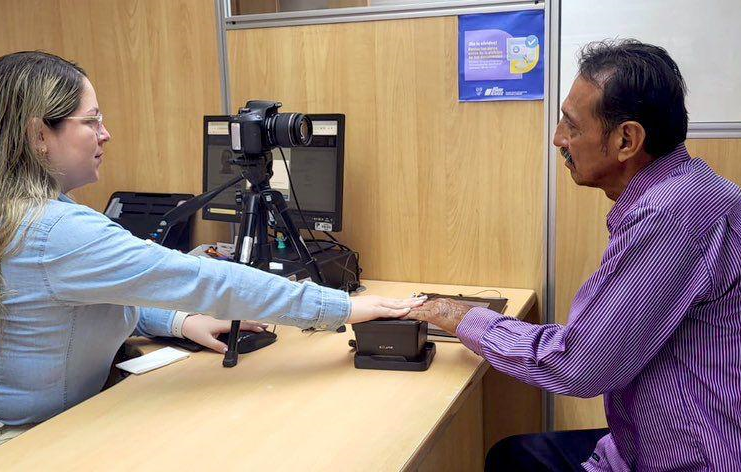 El pasado 14 de septiembre, el Registro Civil del Ecuador culminó con éxito las jornadas extraordinarias de atención realizadas el sábado 13 y domingo 14 de septiembre en todo el país, durante las cuales más de 33.600 ciudadanos obtuvieron su cédula o pasaporte.