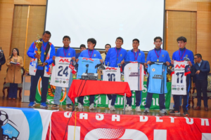 El pasado jueves 18 de septiembre se llevó a cabo una emotiva jornada deportiva en la Copa Riobamba, Corazón de la Patria, un certamen que reunió a niños y adolescentes considerados como futuras promesas del fútbol local.