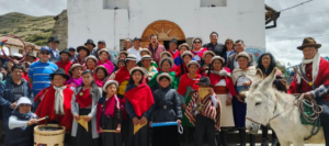 La comunidad de La Moya, en la parroquia Calpi, vivió el 31 de agosto una jornada cargada de historia, música y trabajo colectivo con la celebración de la Fiesta del Jahuay, un ritual agrícola que ha trascendido generaciones y se mantiene vigente en el corazón del pueblo Puruhá.