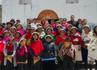 La comunidad de La Moya, en la parroquia Calpi, vivió el 31 de agosto una jornada cargada de historia, música y trabajo colectivo con la celebración de la Fiesta del Jahuay, un ritual agrícola que ha trascendido generaciones y se mantiene vigente en el corazón del pueblo Puruhá.
