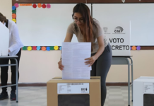 Un reciente estudio realizado por CEDATOS el 24 de septiembre revela que la propuesta del presidente Daniel Noboa de convocar un referendo y una Asamblea Constituyente genera opiniones divididas entre los ciudadanos ecuatorianos.