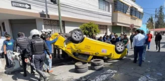 Revisar un mensaje, contestar una llamada o grabar una historia para redes sociales mientras se conduce puede costar una vida. En Ecuador, el uso del celular al volante se ha convertido en una de las principales causas de accidentes de tránsito, superando incluso al exceso de velocidad.