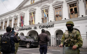 Daniel Noboa llegó a Cotopaxi este lunes 15 de septiembre de 2025, para liderar las primeras reuniones desde esta provincia, tras el anuncio del traslado temporal de la Presidencia a la ciudad de Latacunga.