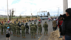 El paro nacional convocado por la Confederación de Nacionalidades Indígenas del Ecuador (Conaie) alcanzó este lunes 29 de septiembre su primera semana, marcado por un clima de violencia y tensiones crecientes entre el movimiento indígena y el Gobierno de Daniel Noboa. El fin de semana se reportaron graves enfrentamientos en Imbabura.