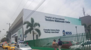 El Instituto Ecuatoriano de Seguridad Social (IESS) anunció la desvinculación inmediata de varios médicos residentes y estudiantes de la Universidad Católica de Santiago de Guayaquil (UCSG), tras la difusión de videos en los que se los observa en una fiesta dentro del Hospital Teodoro Maldonado Carbo.