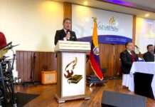El lunes 01 de septiembre del 2025 a partir de las 09H00 en el Salón Auditorio institucional, la Unidad Educativa Cristiana “NAZARENO”, realizó el acto de inauguración del Año Lectivo 2025 – 2026 junto a autoridades, docentes, padres de familia, estudiantes y ciudadanía en general.